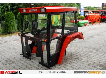 Kabina C-330 DE LUX metalowe błotniki kanciaste D-LUX